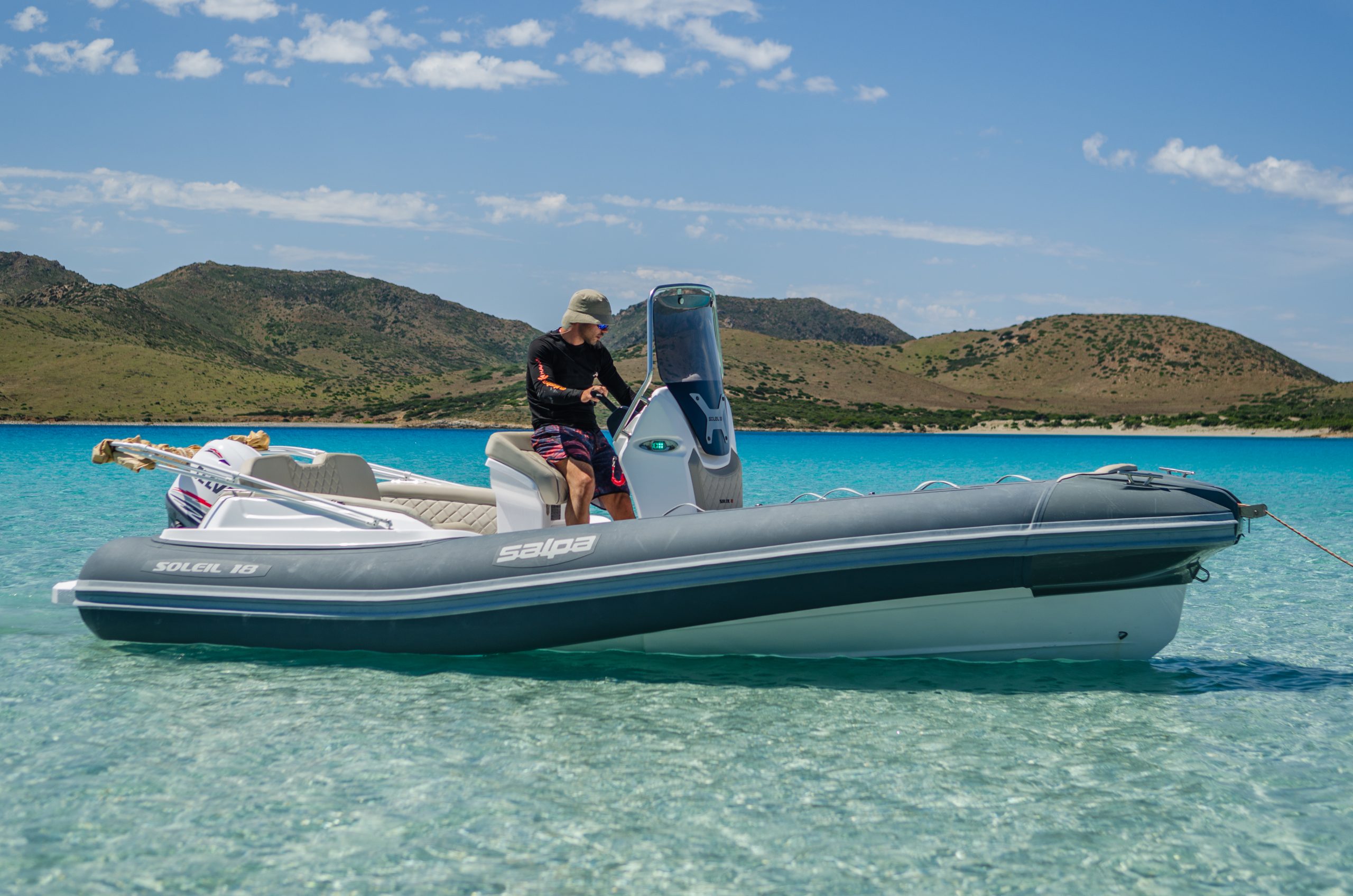 Book Boat Rental Chia online