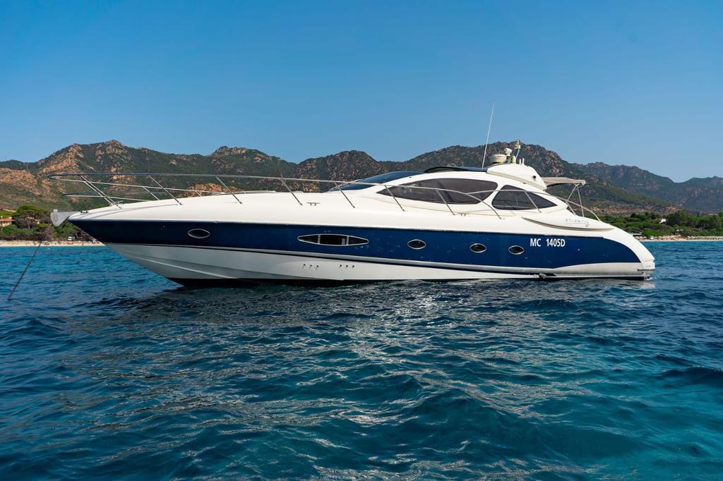 Atlantis 55 Exterior Deck
