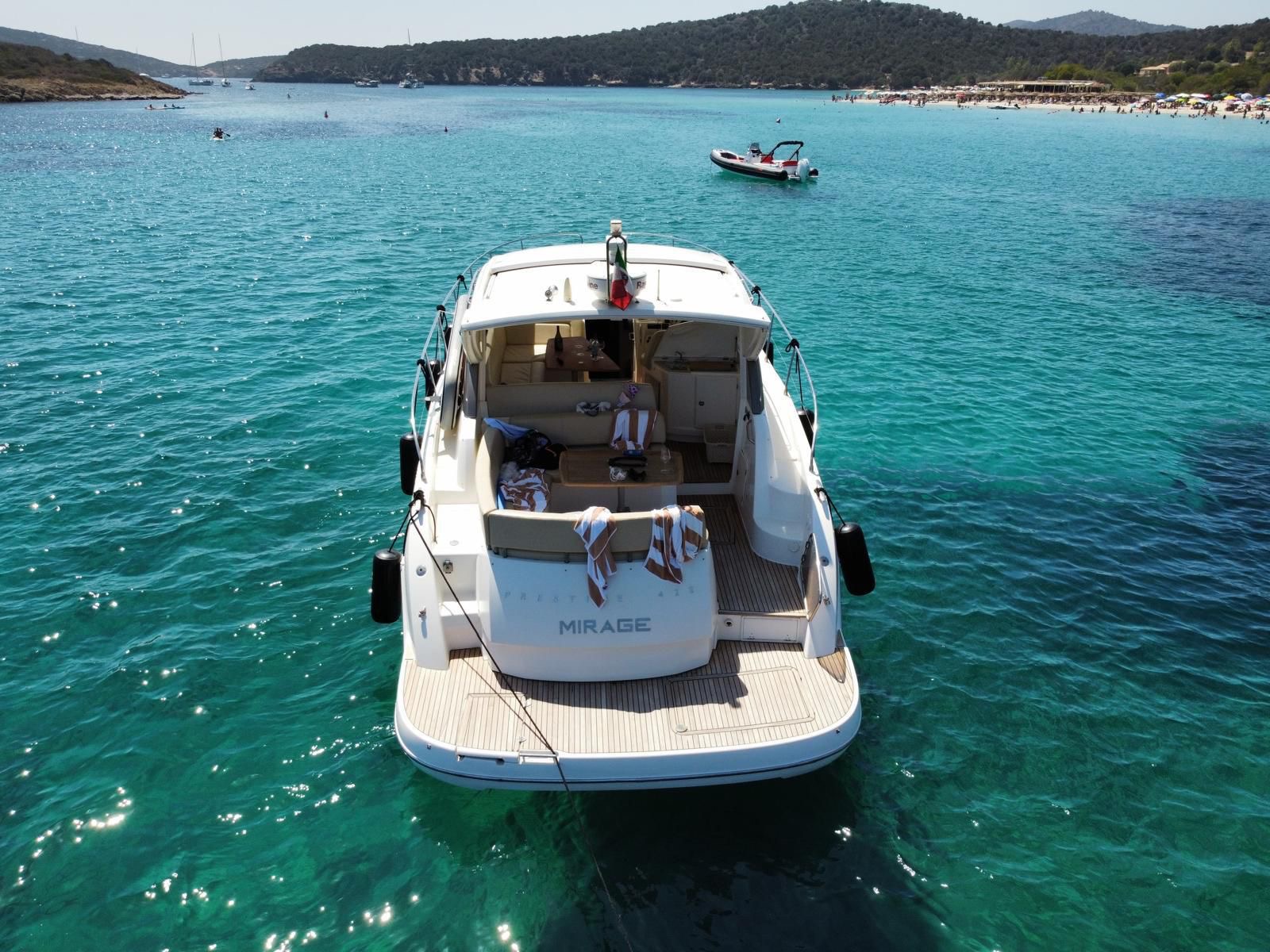 Mirage 44 yacht — luxury motor yacht charter from Chia