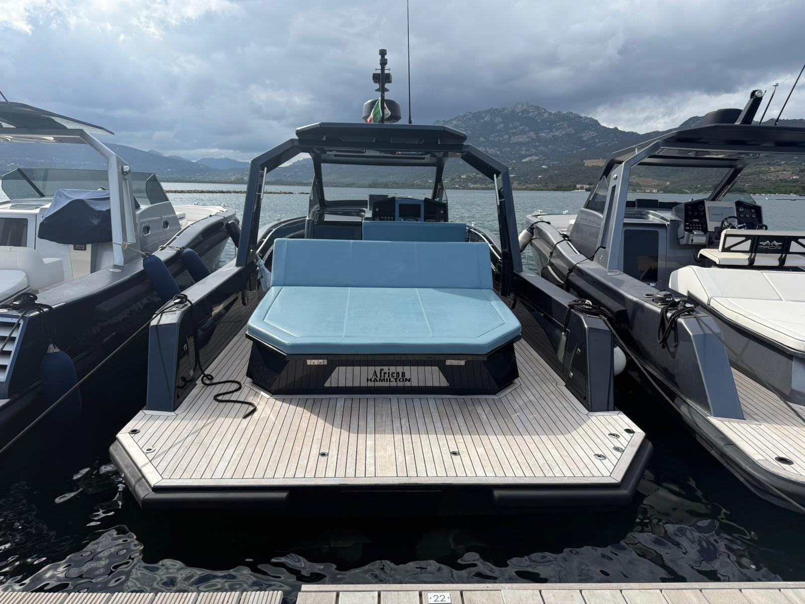 Nautilux sundeck and cockpit area &mdash; yacht charter Chia